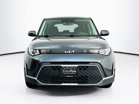 Used 2025 Kia Soul LX w/ LX Technology Package FWD image 2