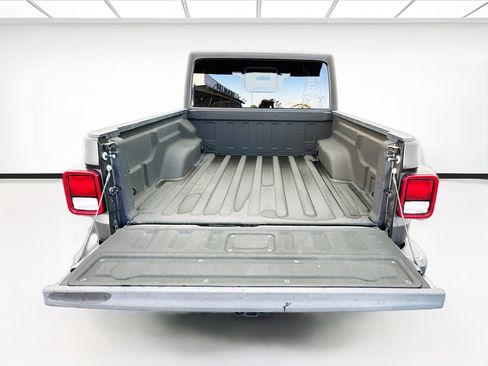 Used 2023 Jeep Gladiator Overland w/ Popular Equipment Package image 18