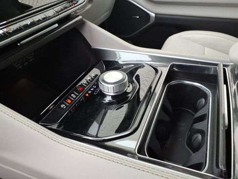 Used 2024 Jeep Wagoneer 2WD w/ Convenience Group I image 11