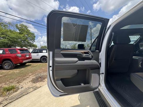 Used 2025 Chevrolet Silverado 2500 High Country w/ Technology Package AWD/4WD image 35