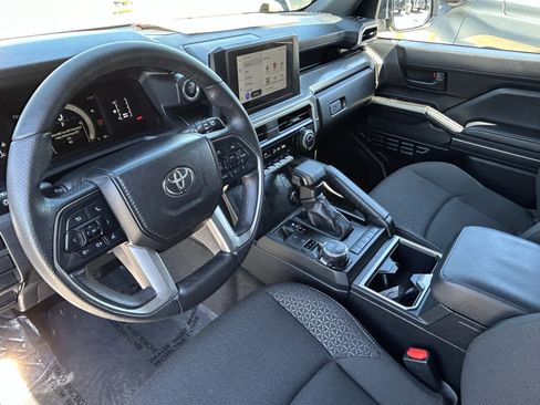 Certified 2026 Toyota 4Runner SR5 AWD/4WD image 28