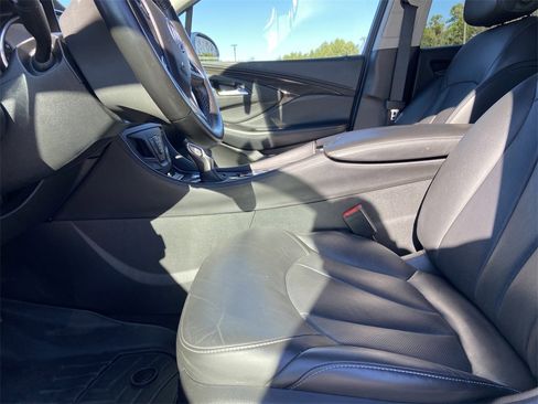 Used 2019 Buick Envision Essence image 13