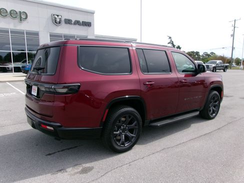 New 2026 Jeep Grand Wagoneer Limited AWD/4WD image 4