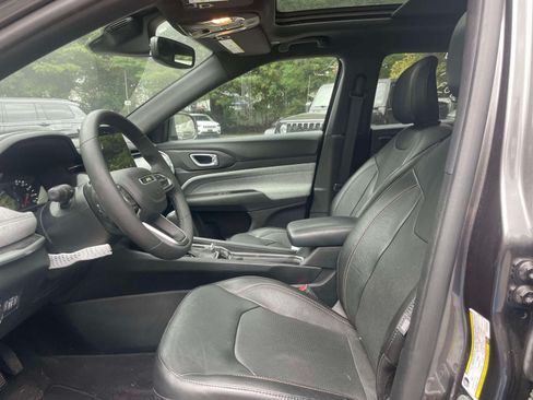 Used 2023 Jeep Compass Latitude w/ Sun and Sound Group AWD/4WD image 14