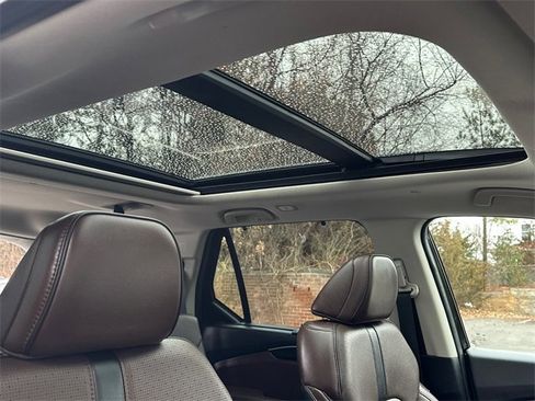 Used 2025 Honda Pilot Elite image 13