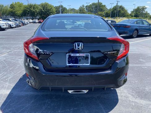 Used 2019 Honda Civic Sport image 6