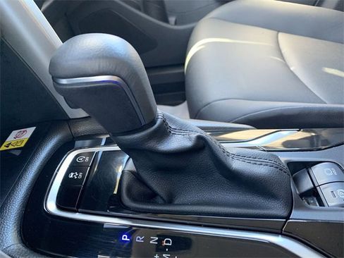 Used 2023 Toyota Corolla Cross XLE image 25