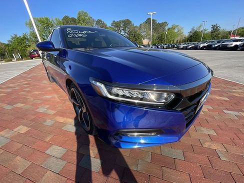 Used 2018 Honda Accord Sport image 5
