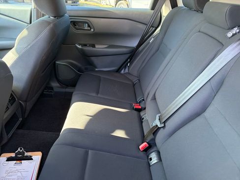 Used 2025 Nissan Rogue S image 28