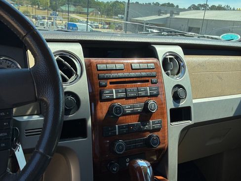 Used 2010 Ford F150 Lariat image 13