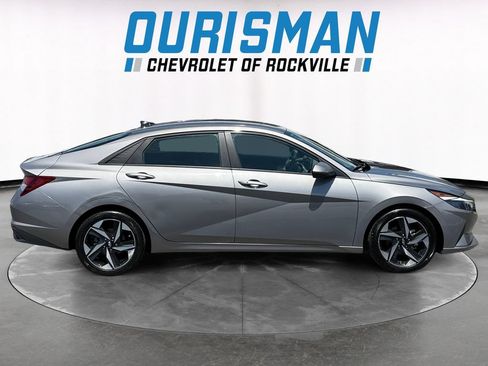 Used 2023 Hyundai Elantra SEL w/ Convenience Package FWD image 7