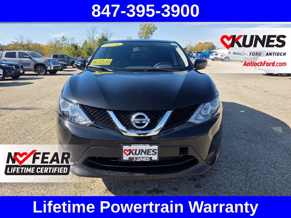 Used 2018 Nissan Rogue Sport FWD image 2