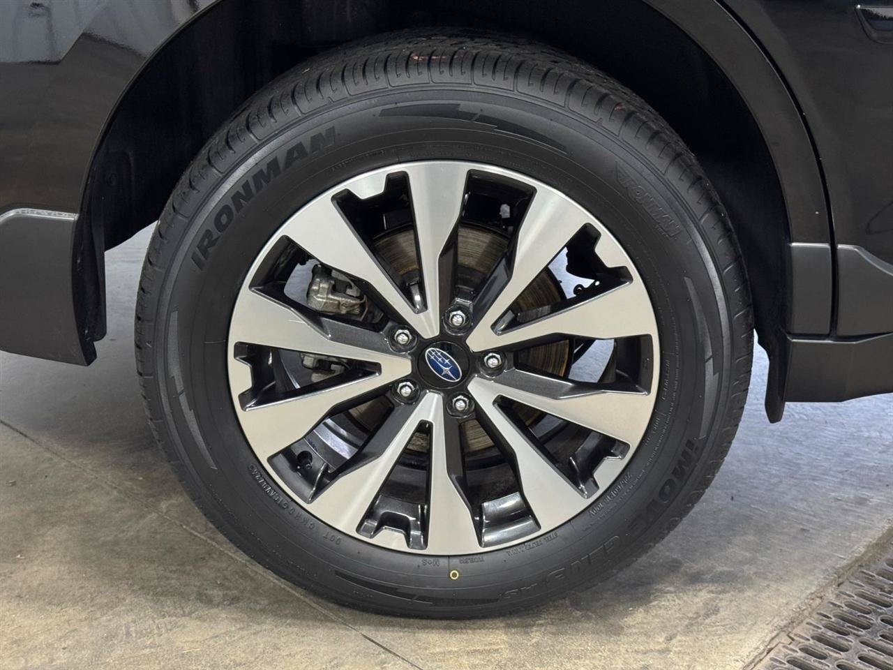 Used 2017 Subaru Outback 2.5i Limited AWD/4WD image 36