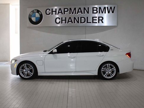 Used 2018 BMW 330e w/ M Sport Package image 3