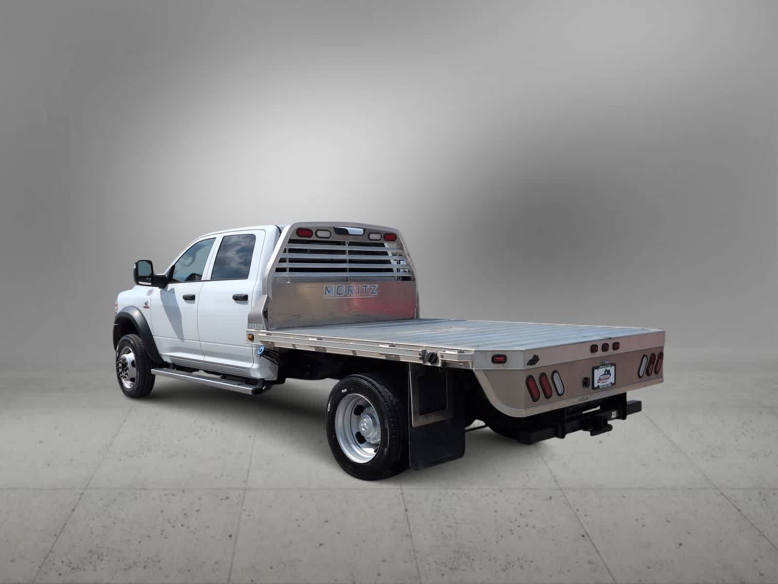 Used 2024 RAM 5500 Tradesman w/ Chrome Appearance Group AWD/4WD image 6