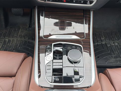 Used 2026 BMW X5 xDrive50e w/ Climate Comfort Package image 17