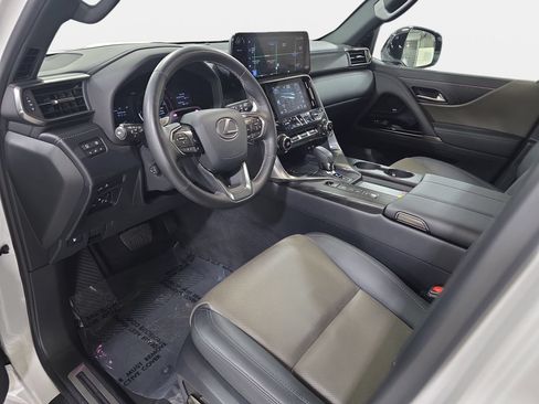 Used 2025 Lexus LX 700h Overtrail w/ Accessory Package (Z1) AWD/4WD image 16