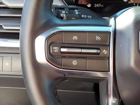 Used 2025 GMC Acadia Elevation image 14