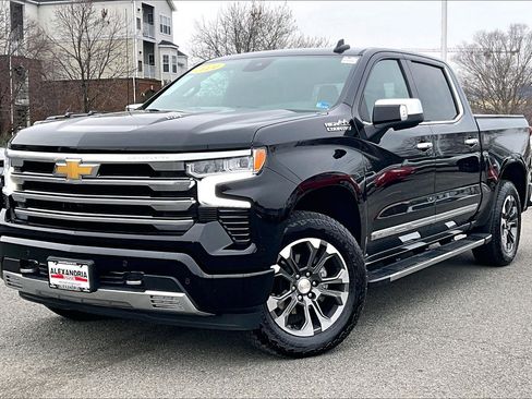 Used 2024 Chevrolet Silverado 1500 High Country w/ Z71 Off-Road Package image 1