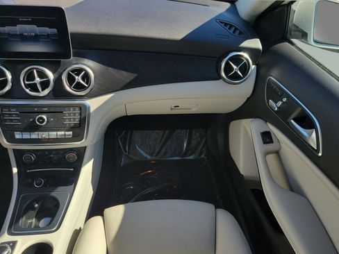 Certified 2018 Mercedes-Benz GLA 250 image 16