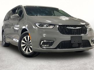 Used 2022 Chrysler Pacifica Touring-L FWD video 1