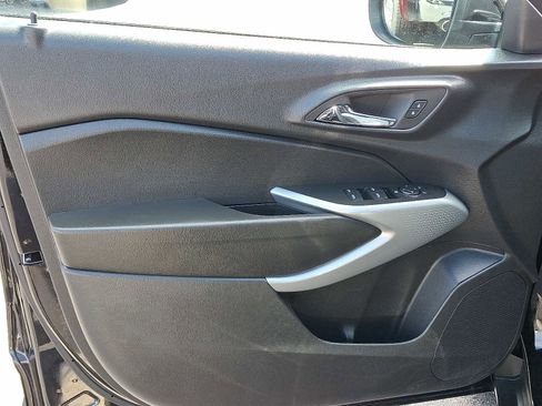 Used 2025 Chevrolet Trax RS w/ Driver Confidence Package image 12