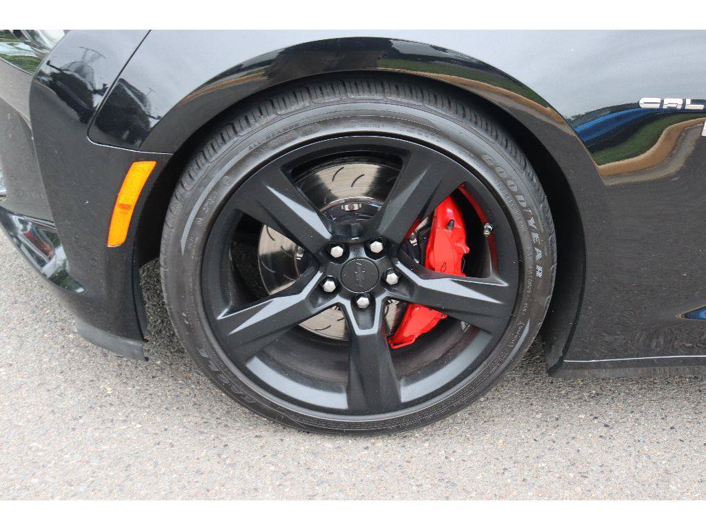 Used 2016 Chevrolet Camaro SS RWD image 28