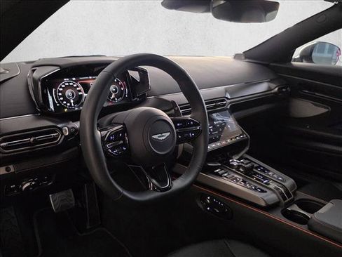 Used 2025 Aston Martin Vanquish RWD image 16