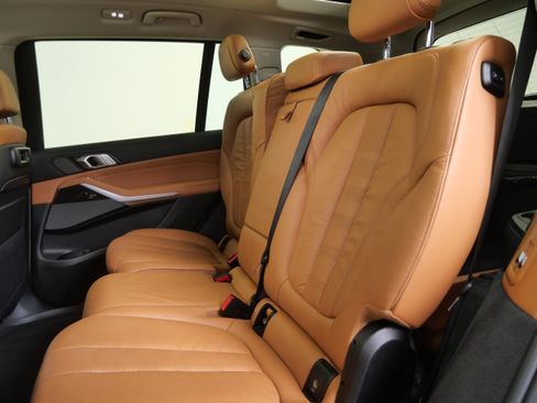 Used 2019 BMW X7 xDrive40i w/ Premium Package AWD/4WD image 17