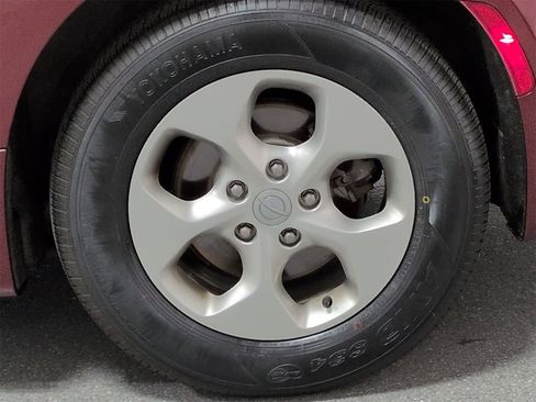 Certified 2017 Chrysler Pacifica Touring-L Plus image 14