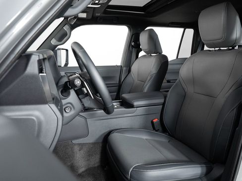 Used 2025 Lexus GX 550 image 15