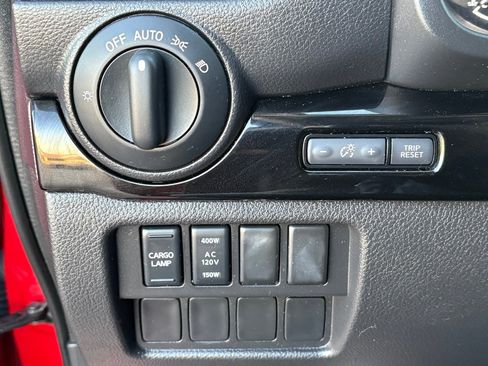 Certified 2024 Nissan Titan SV w/ SV Convenience Package image 22