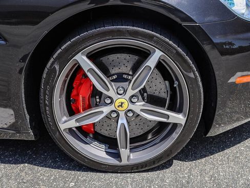 Used 2014 Ferrari California RWD image 13