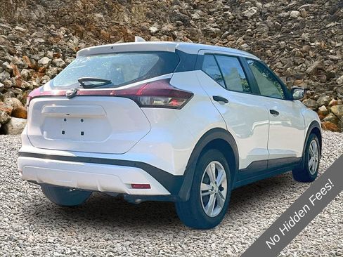 Used 2022 Nissan Kicks S w/ Interior Electronics Package FWD image 2