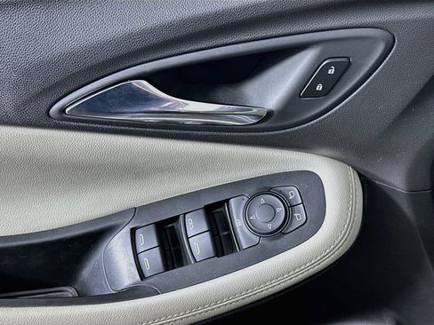 Used 2023 Buick Encore GX Preferred w/ Cold Weather Comfort Package FWD image 15