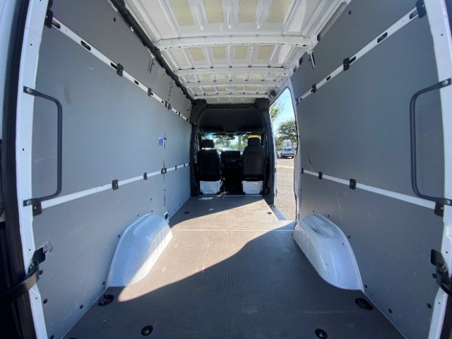 Used 2025 Mercedes-Benz Sprinter 2500 image 11