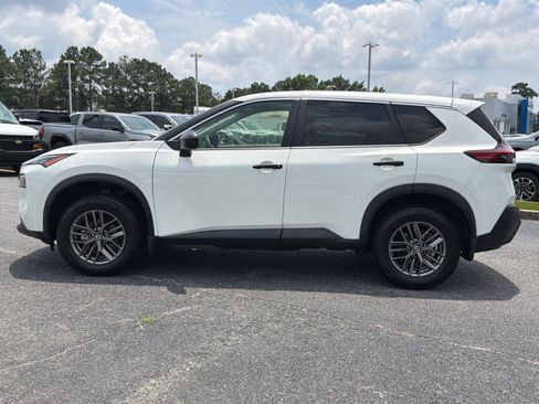 Used 2021 Nissan Rogue S FWD image 17