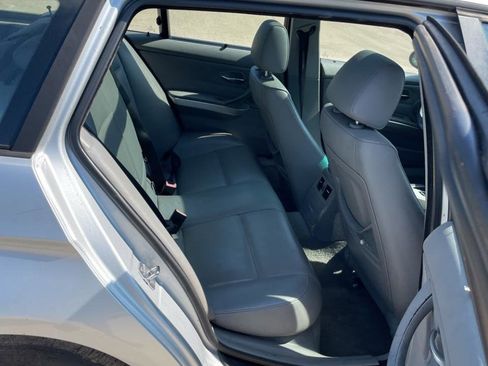 Used 2007 BMW 328xi Wagon image 18