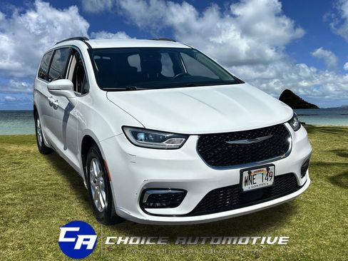 Used 2022 Chrysler Pacifica Touring-L FWD image 10