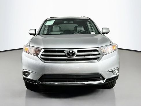 Used 2013 Toyota Highlander Limited AWD/4WD image 2