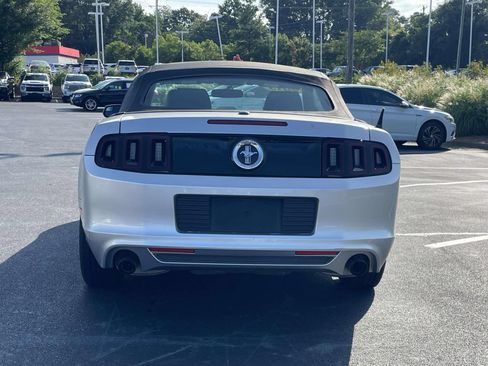 Used 2013 Ford Mustang Premium RWD image 6