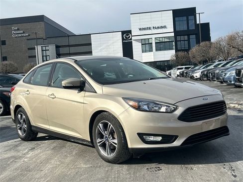 Used 2018 Ford Focus SE w/ SE Appearance Package image 1