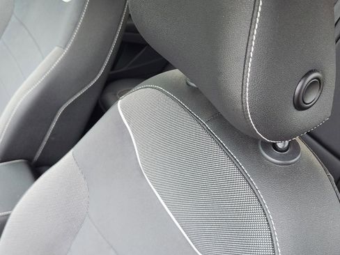 Used 2023 Volkswagen Taos SE image 8