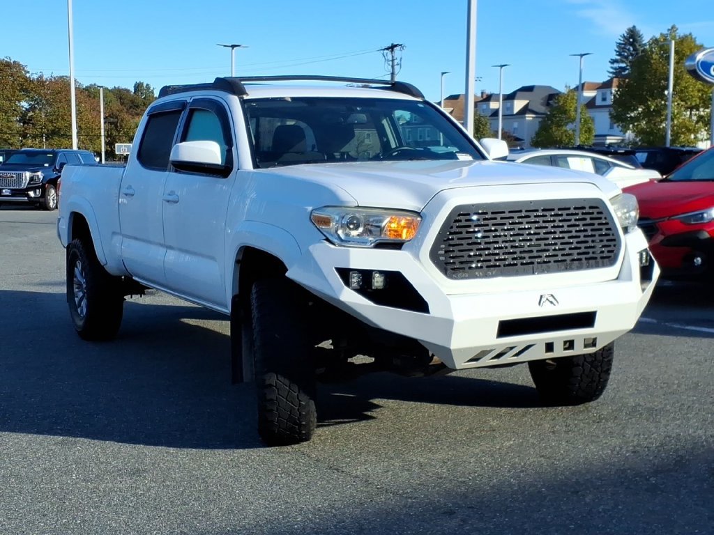 Used 2016 Toyota Tacoma SR5 w/ SR5 Appearance Package (SN) AWD/4WD image 4