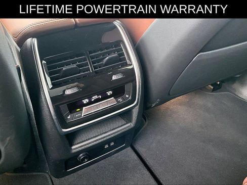 Used 2025 BMW X7 xDrive40i w/ M Sport Package image 27