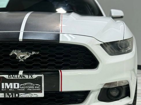 Used 2017 Ford Mustang Premium image 4