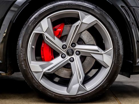 Used 2024 Audi Q8 e-tron Prestige image 37