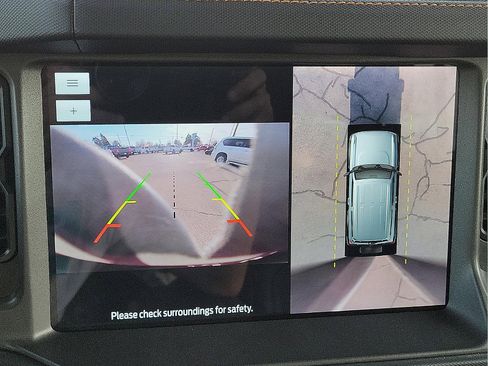 Used 2024 Ford Bronco Badlands image 14