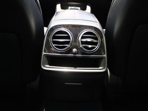 Used 2016 Mercedes-Benz S 550 Sedan image 32