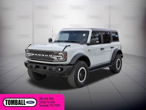 Used 2022 Ford Bronco Badlands image 3